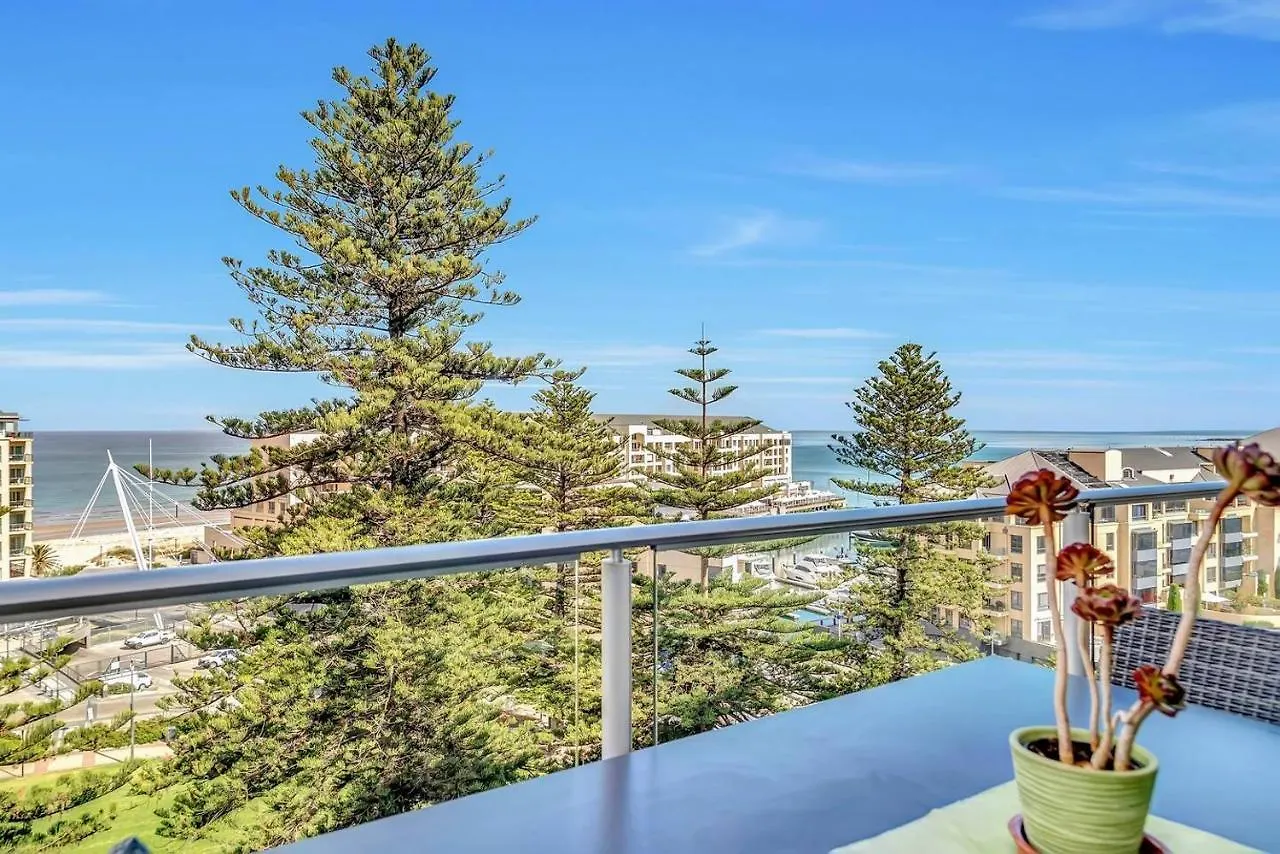 Appartamento Waterfront Resort-Style Living At Glenelg Beach Adelaide